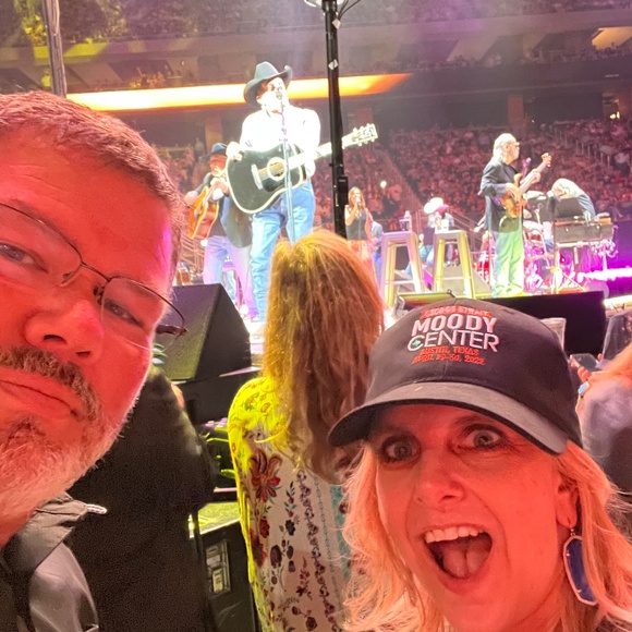 Meet your Posher - Picture 7 of 8